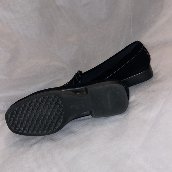 πΈ AEROSOLES BLACK SUEDE LOAFERS - Picture 3 of 6